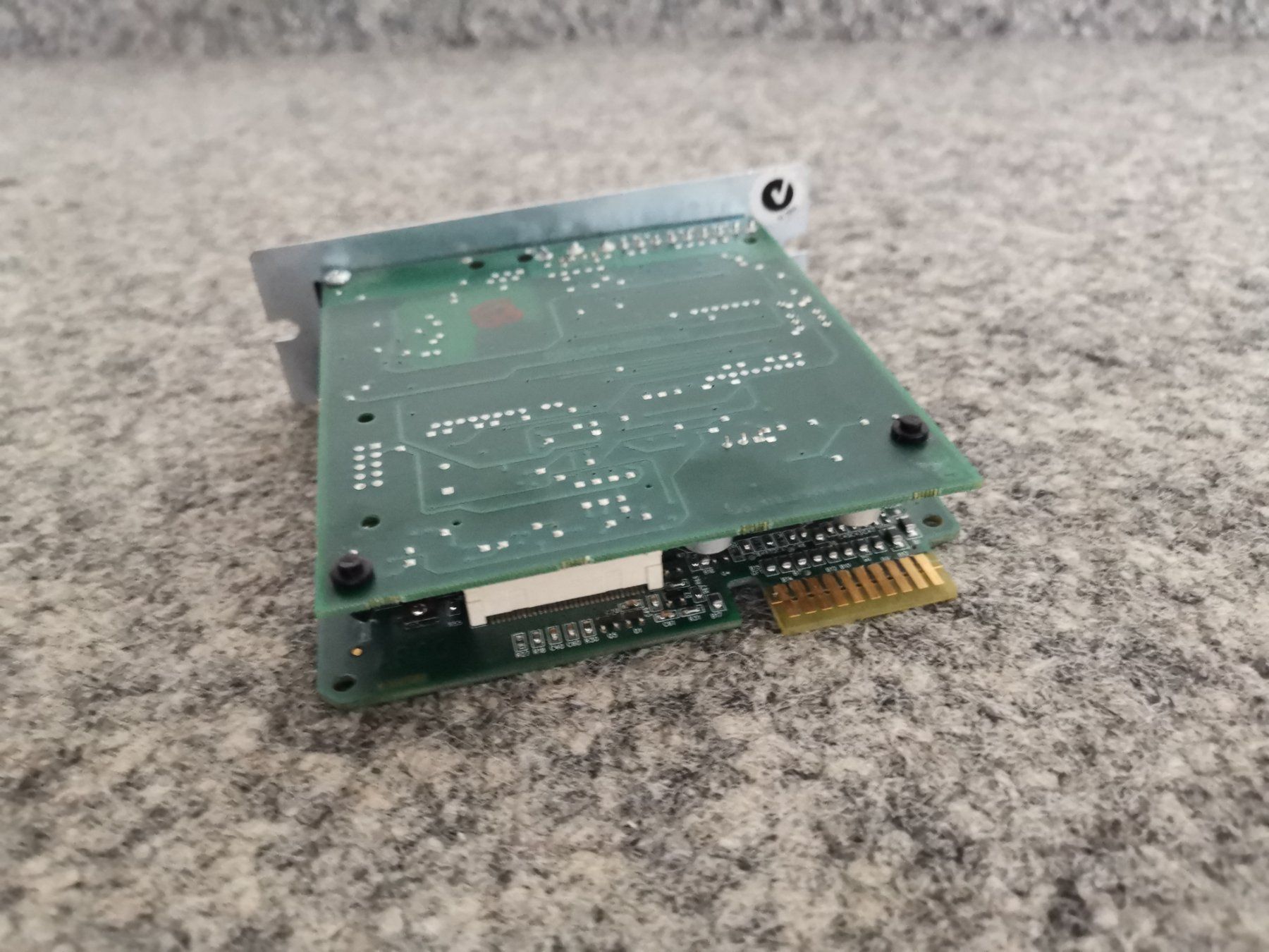 Server: APC UPS Network Management Card AP9619 – Usato da Zürich venduto da L-and-A 1