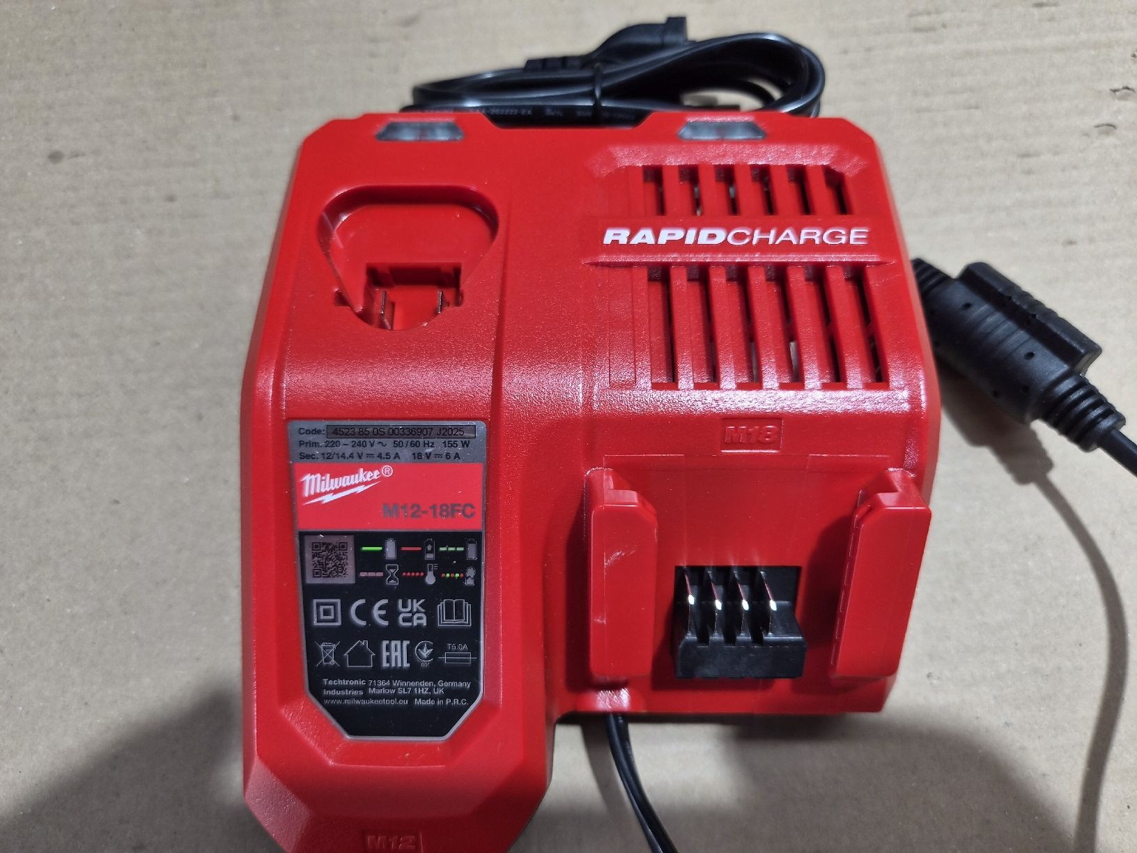 Milwaukee Akkus & Batterien: Milwaukee M12-18FC Ladegerät Neu – Neu und originalverpackt aus Reutigen von beore 1