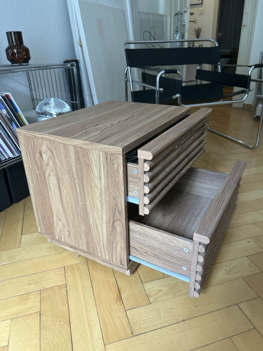 Cassettiere: Nachttisch Kommode mit 2 Schubladen – Usato da Zürich venduto da laraaimee 4