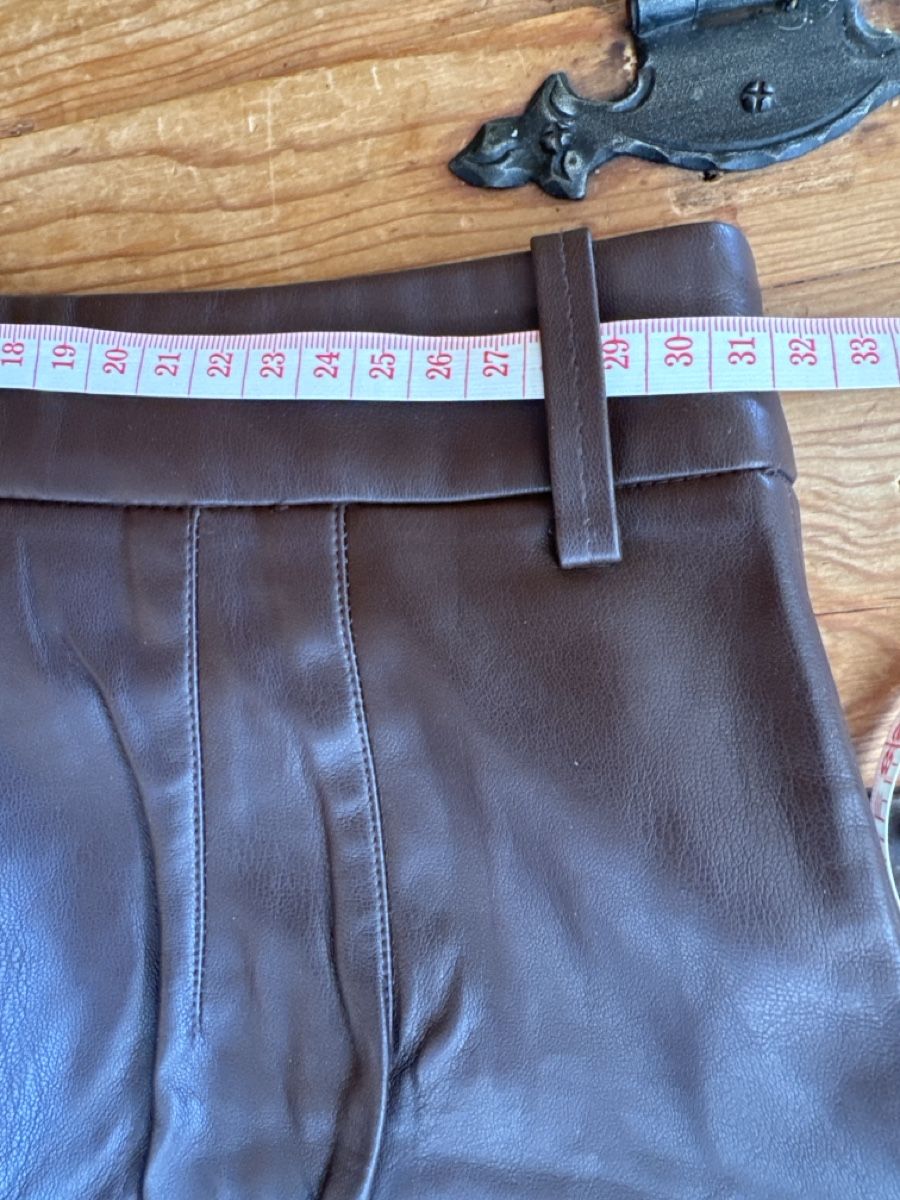 Pantaloni: MNG Lederimitat Hose braun Gr. 34 – Usato da Mauren venduto da ducducturi 6