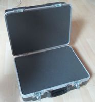 Gator Hartschalenkoffer mit komplett Schaumstoffeinsatz