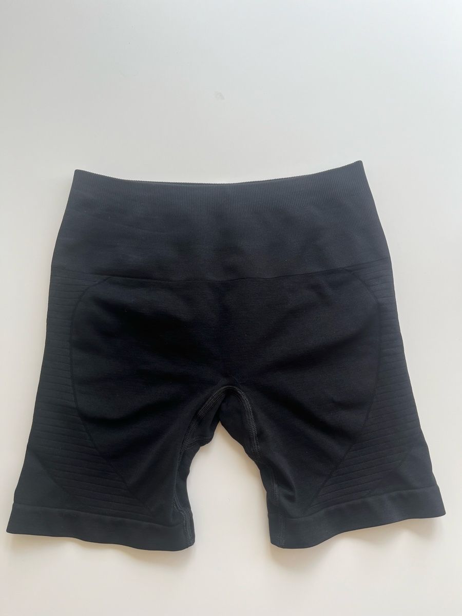 Teveo Leggings: TEVEO shorts – D'occasion à Ostermundigen par jae_pz82 1