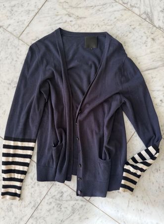 Cardigan bleu marine rayé