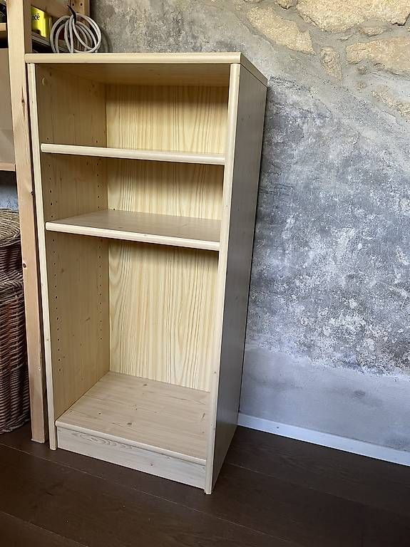Regale: À donner, petite bibliothèque  – Gebraucht aus Faoug von rocamadou
