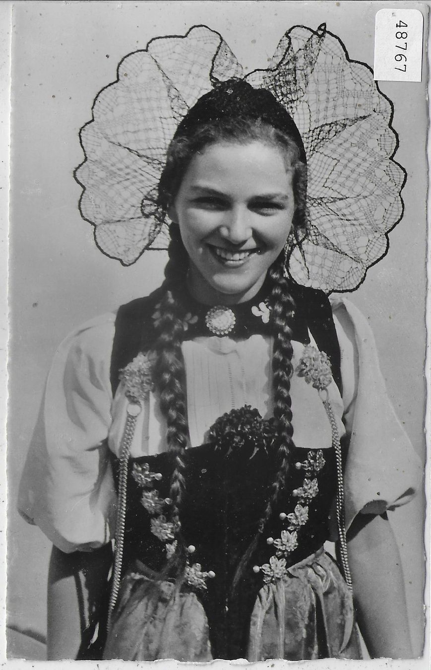 Cartoline postali: Berner Oberländerin - Tracht costum – Usato da Ettingen venduto da Kartenplanet
