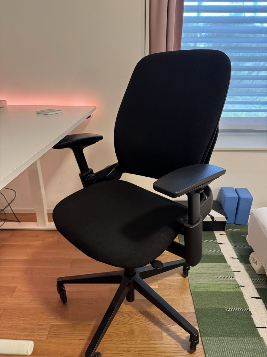 Steelcase Sedie: Steelcase Leap V2 - Refurbished – Usato da Zürich venduto da ben_8mpq