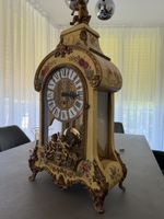 Tischuhr mit Putten und Blumen handbemalt guter Zustand