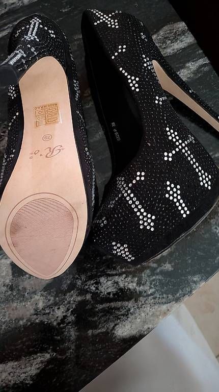 Chaussures femmes: Neuwertiger Damenschuhe  Gr 39 – Neuf (Voir description) à Wattenwil par karinschaw 2