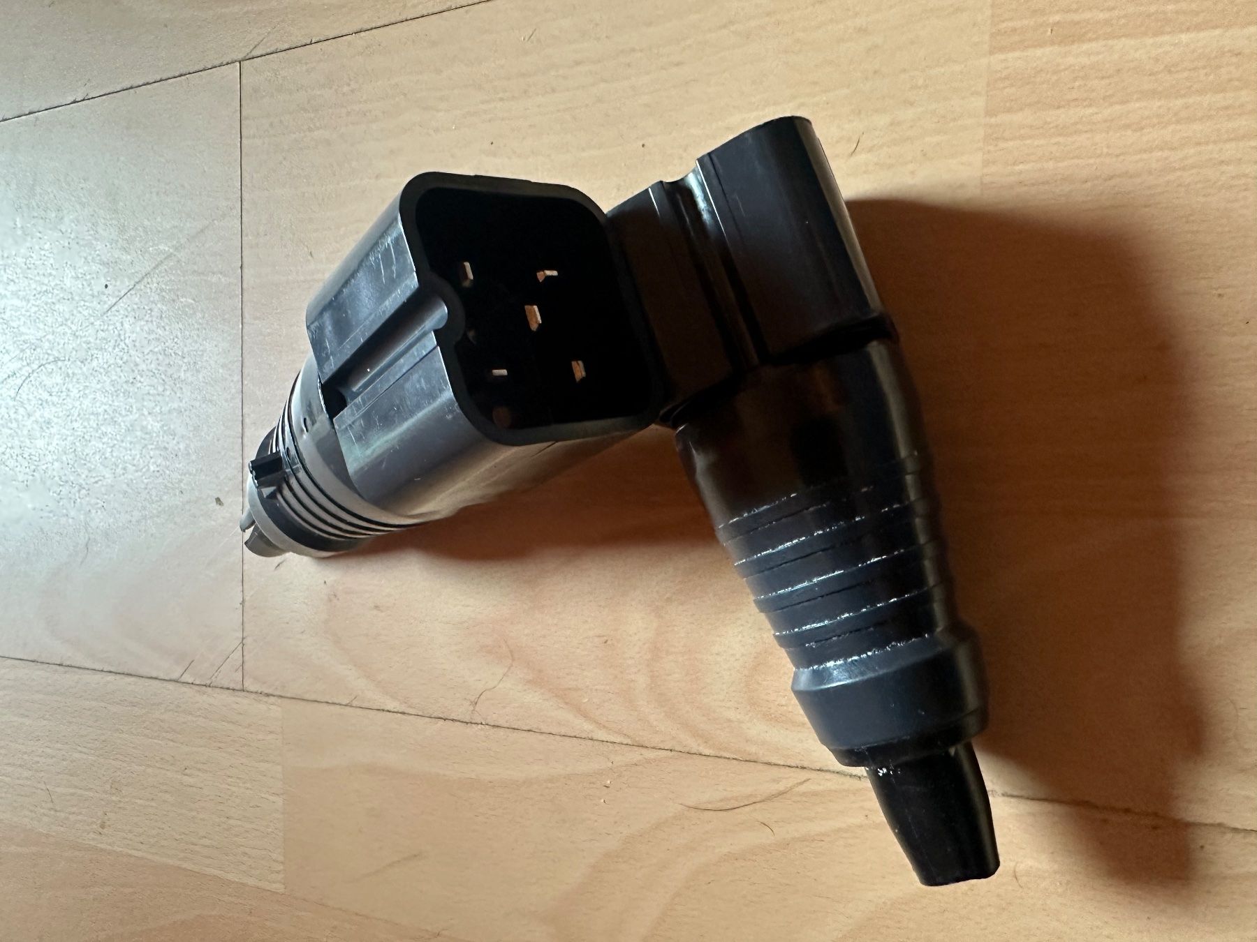 Spine: Stecker J15 5 polig  2.Stück – Usato da Huttwil venduto da Bolpa 1
