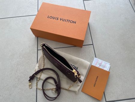 LV Easy Pouch On Strap
