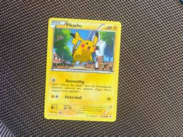 Pokemon Pikachu Non Holo XY 2015 Roaring Skies NM