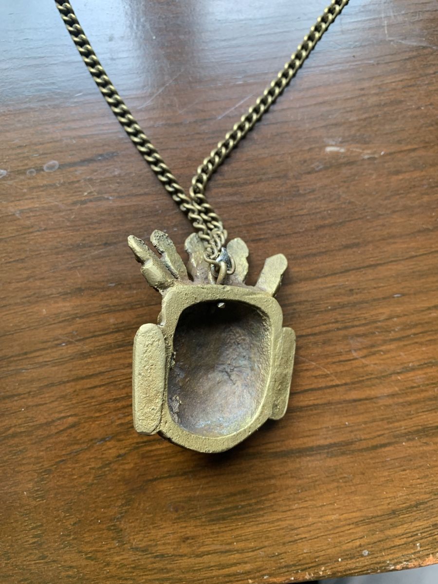 Catenine: Collier représentant Yama – Usato da Delémont venduto da Torve314 1
