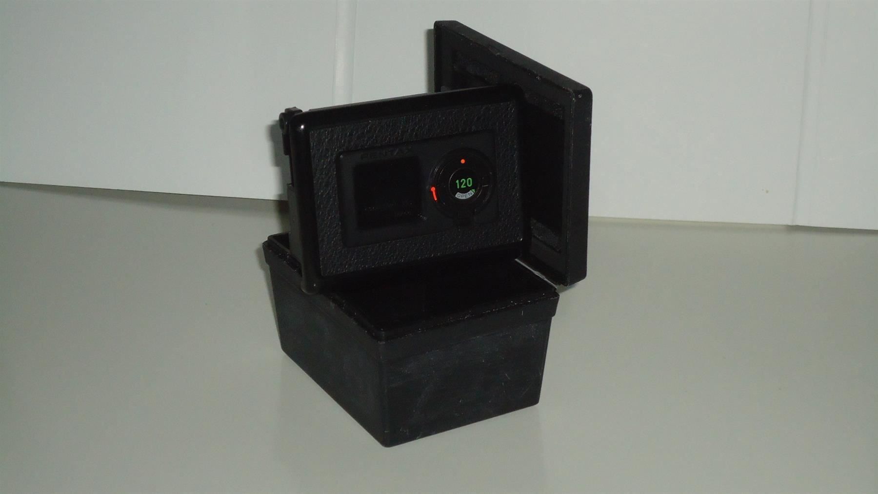 Pentax Fotocamera: PENTAX 645 + BOX 120 Roll Back Magazine – Usato da Lausanne venduto da asdyx 2
