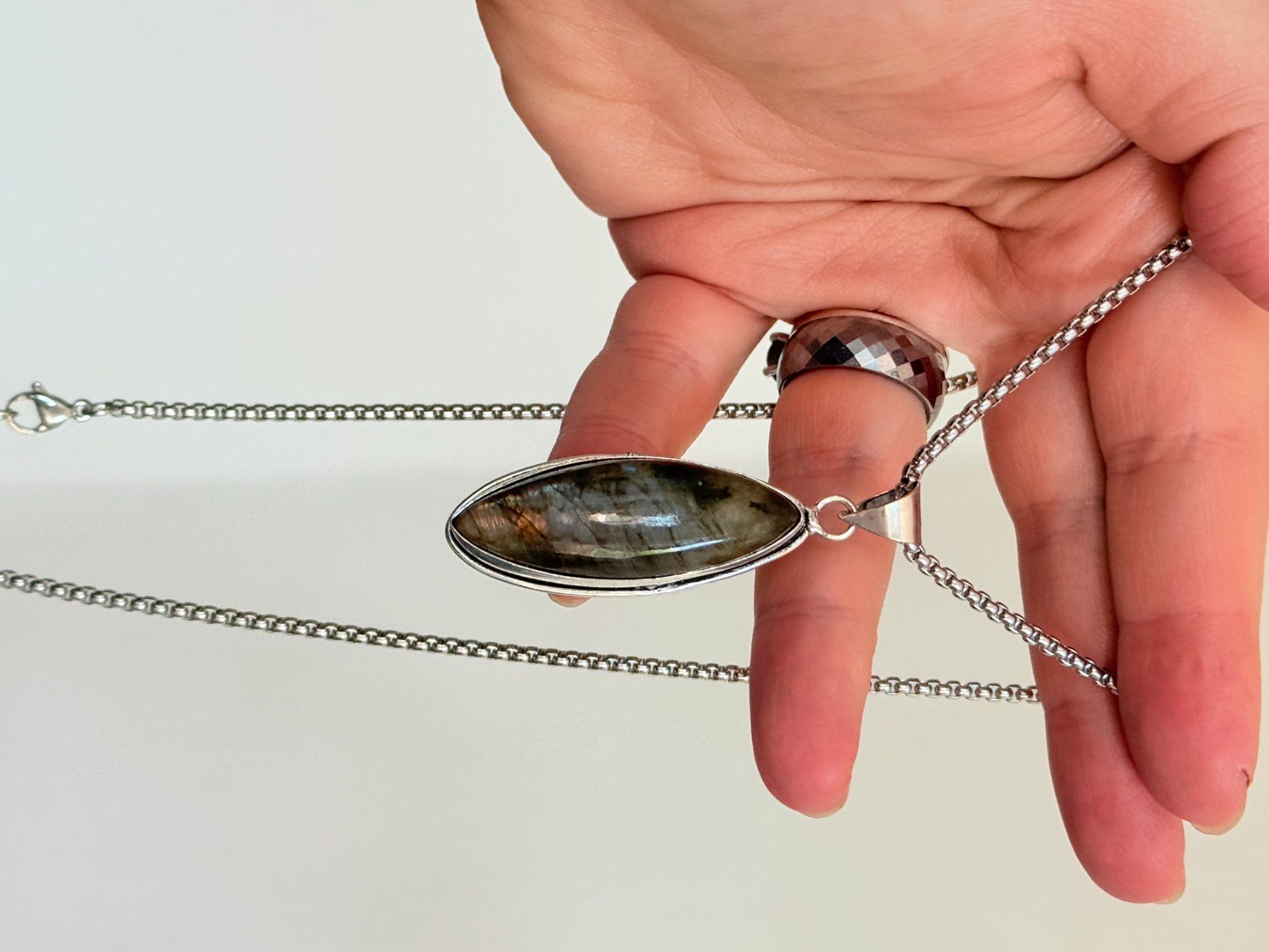 Ketten: Collier labradorite  - Élégance discrète ❄️ – Neu und originalverpackt aus Genève von AWWA 3
