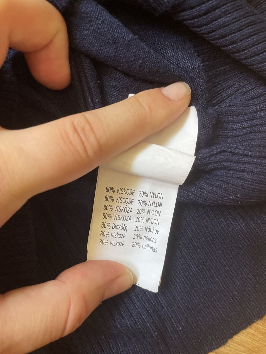 Maglioni & Felpe: Rollkragenpullover Navy Blue / dunkelblau, Grösse M – Usato da Zürich venduto da Carlajimena 4