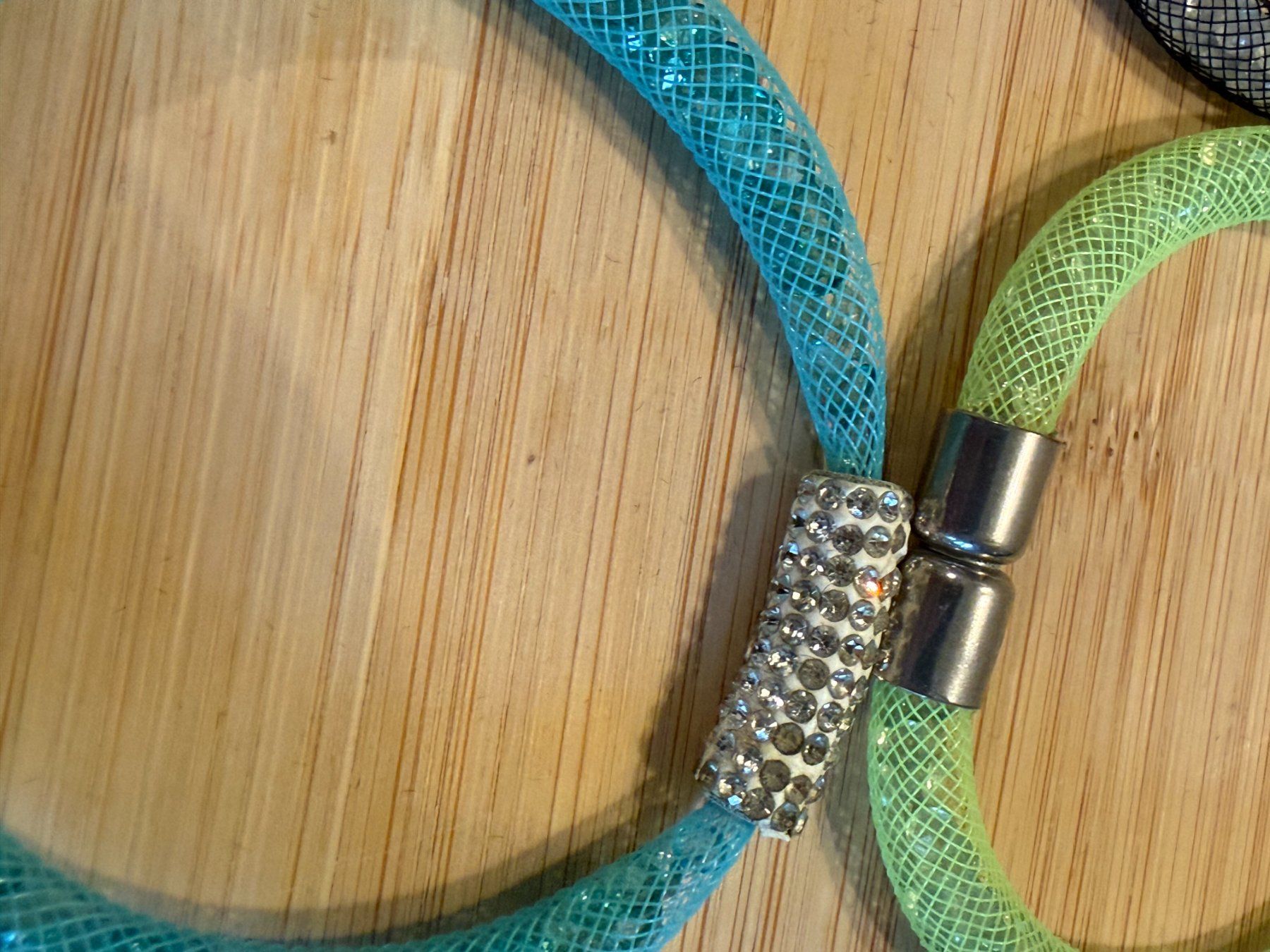 Armbänder & -reifen: Modeschmuck: 4 Armbänder mit Magnetverschluss – Gebraucht aus Basel von zukk_ 3