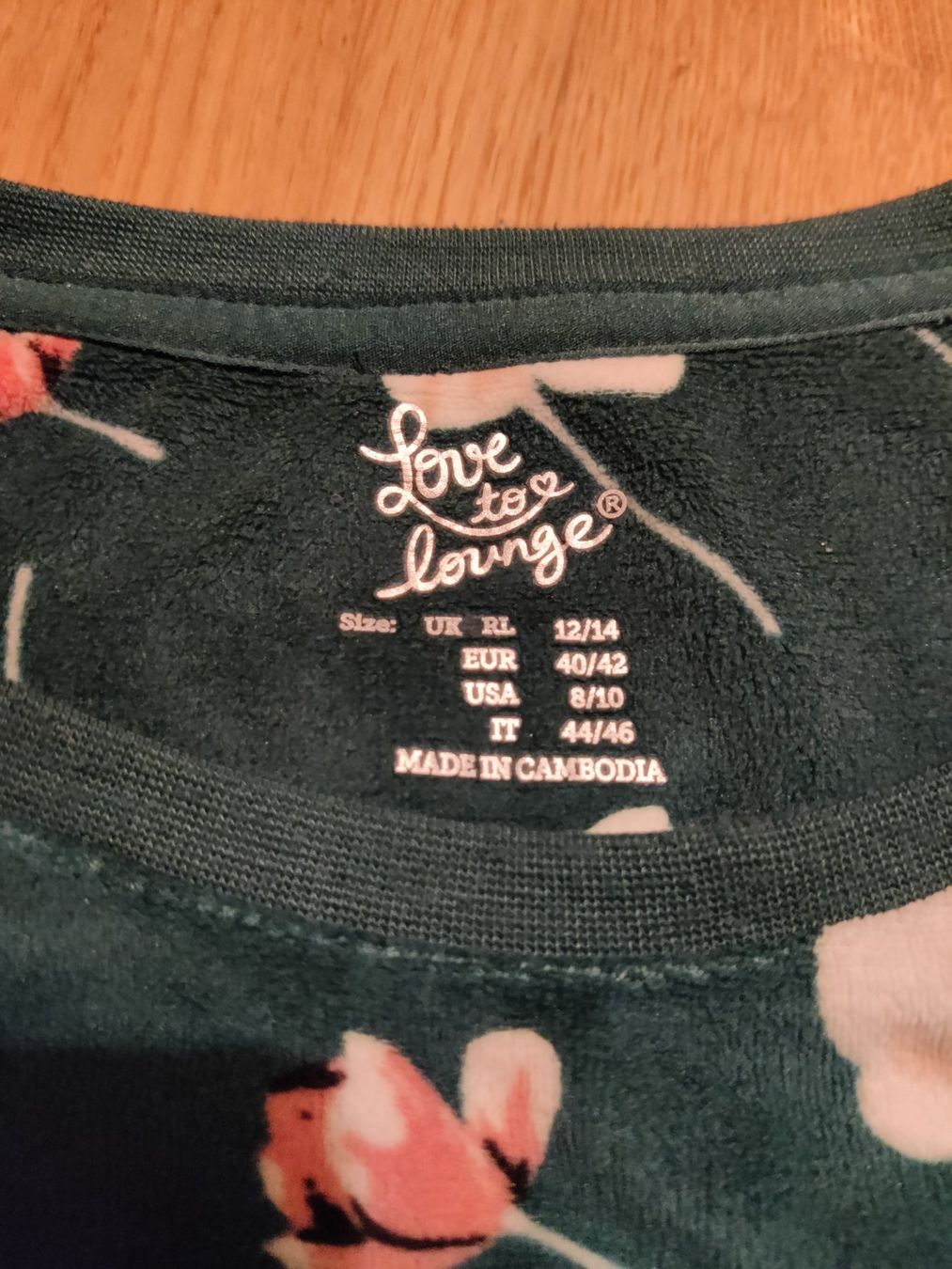 Negligees & Pigiami: Gemütlicher Pyjama mit Blumenmuster - M – Usato da Schönenwerd venduto da sal_75dx 1