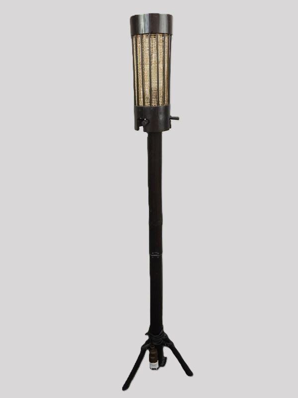 Lampade: Bambus Stehleuchte mit Rattan Abschirmung – Usato da Pratteln venduto da Restwert_Pratteln