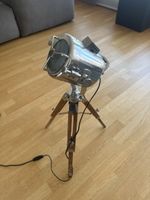 Stehlampe auf Holzstativ silber guter Zustand
