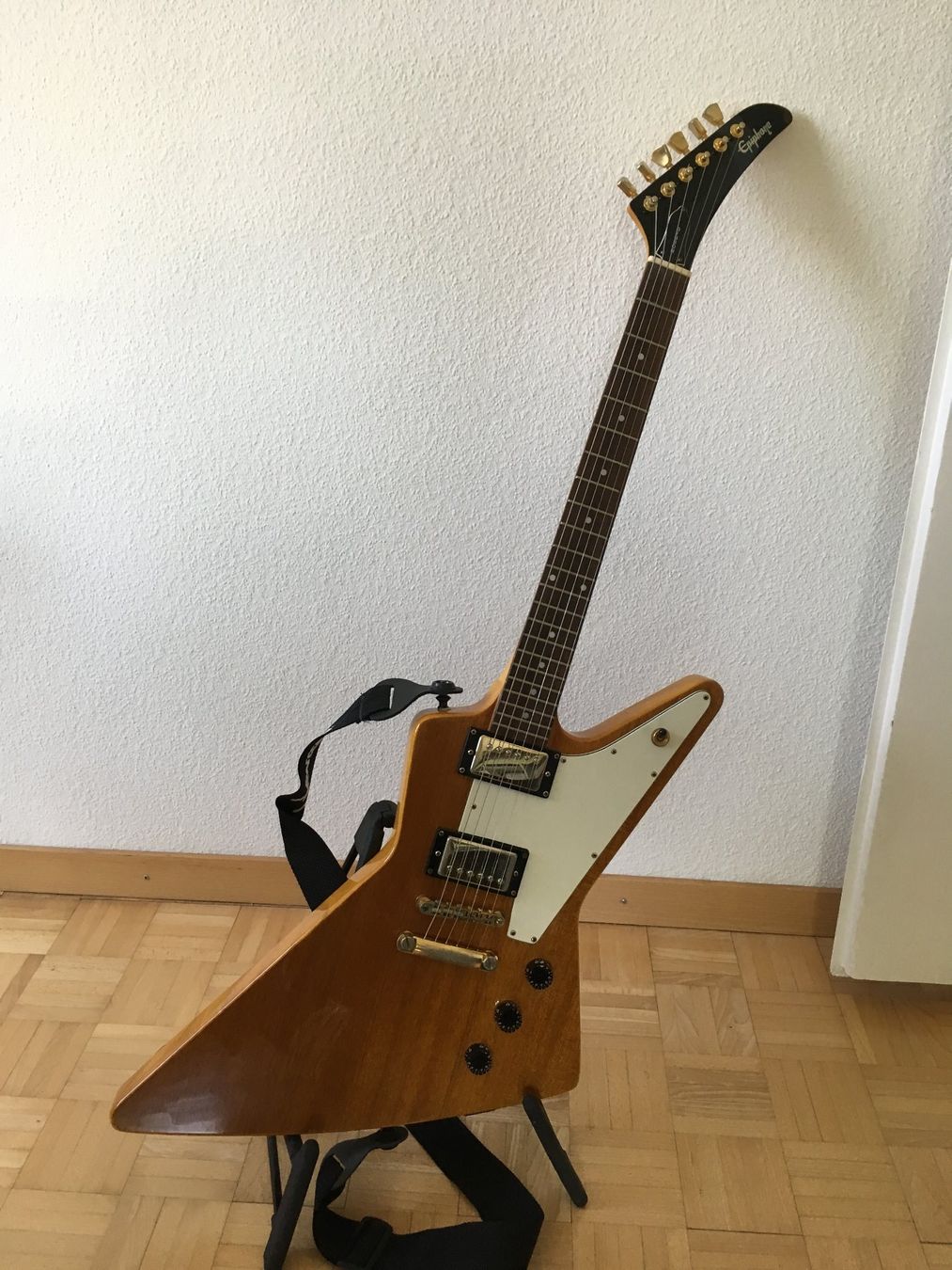Epiphone Musikinstrumente: Epiphone '58 Explorer (Korea) inkl. Koffer & Security Locks – Gebraucht aus Luzern von Madvibe