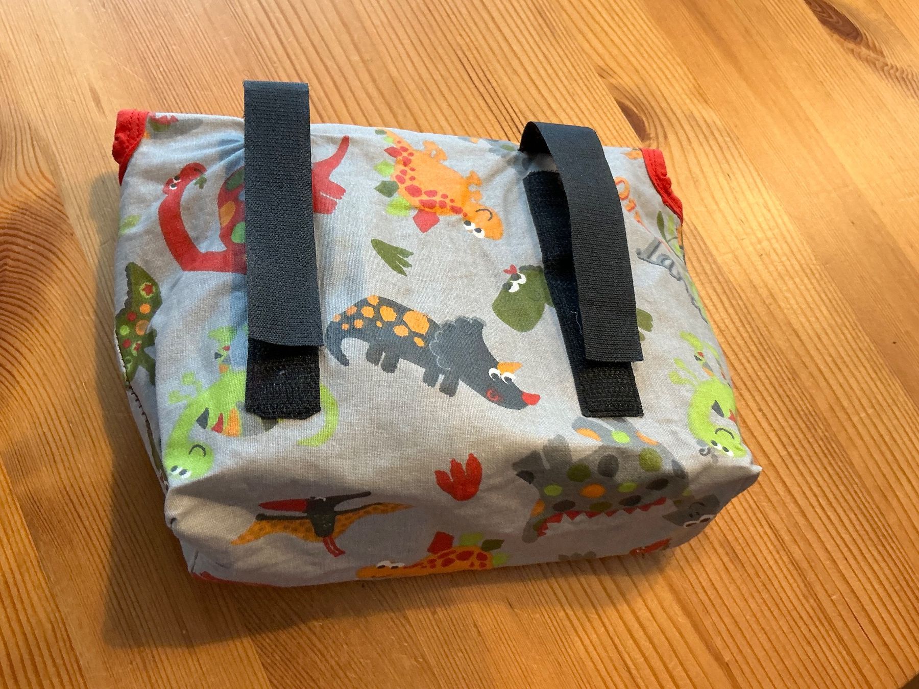Borse & Zaini: LENKERTASCHE  Dinosauriermuster,  HANDMADE – Usato da Aesch BL venduto da Fortexx 1