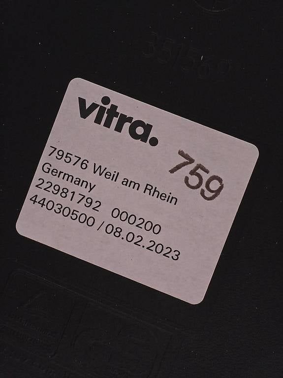 Vitra Stühle: 1x Vitra Eames Plastic Side Chair DSW, neu – Neu und originalverpackt aus Gossau SG von Novaforte 2