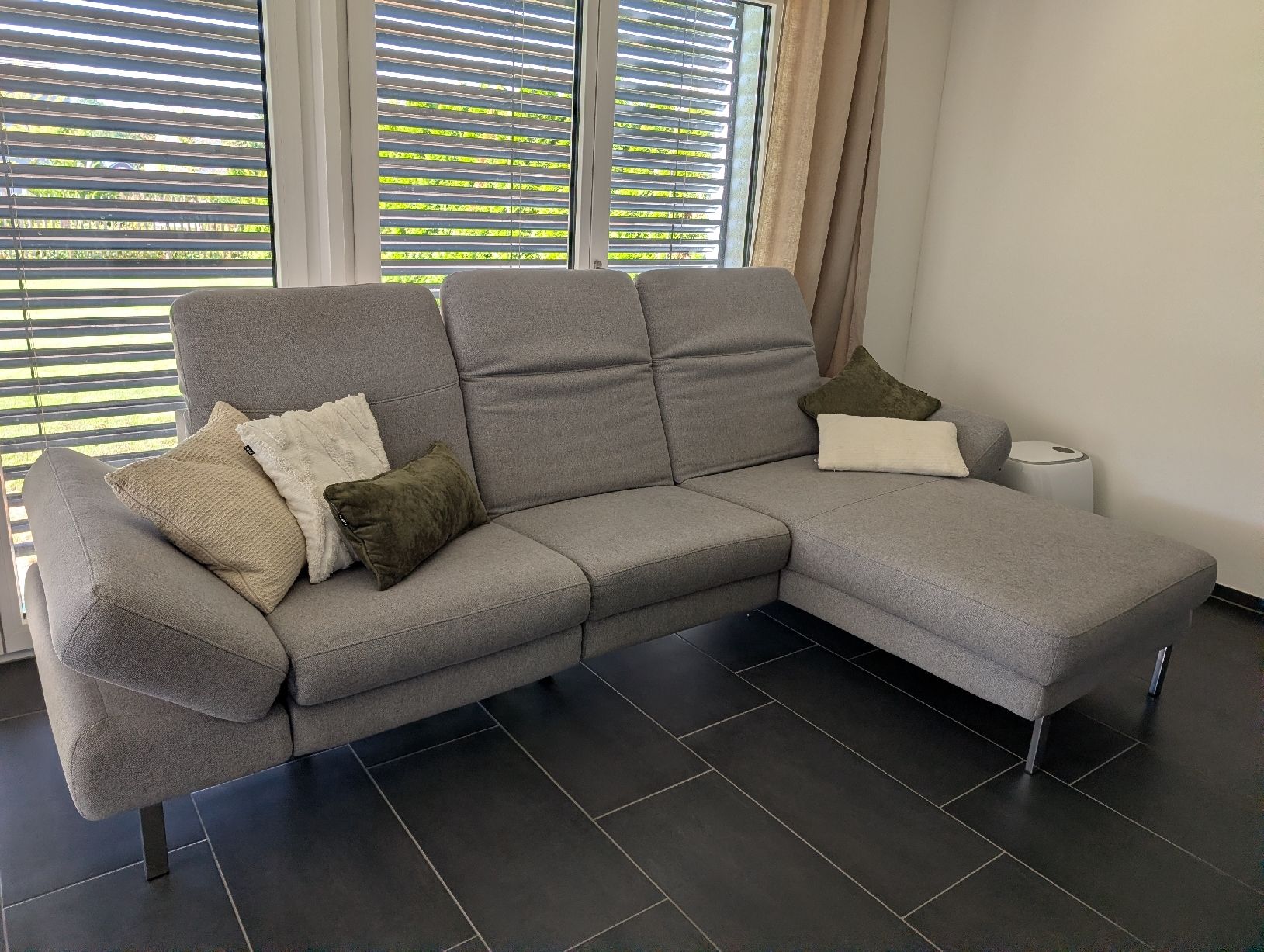 Divani: Sofa super bequem, elektr. Relaxfunktion, grau  – Usato da Berg TG venduto da KatRo 1