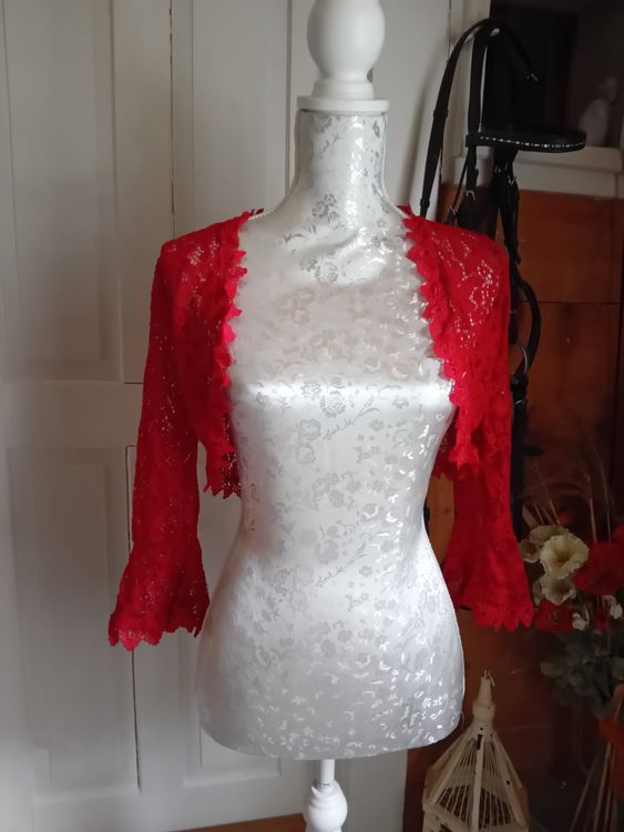 Boléro rouge en dentelle Taille S (Neu und originalverpackt) in Rüthi ...