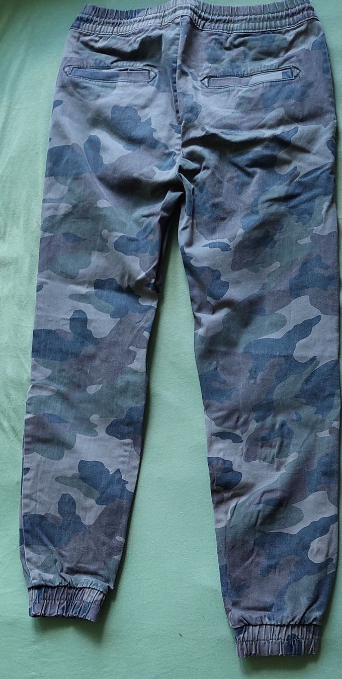 Bershka Pantaloni: Pantalon – Usato da La Chaux-de-Fonds venduto da sle_b5c8 1