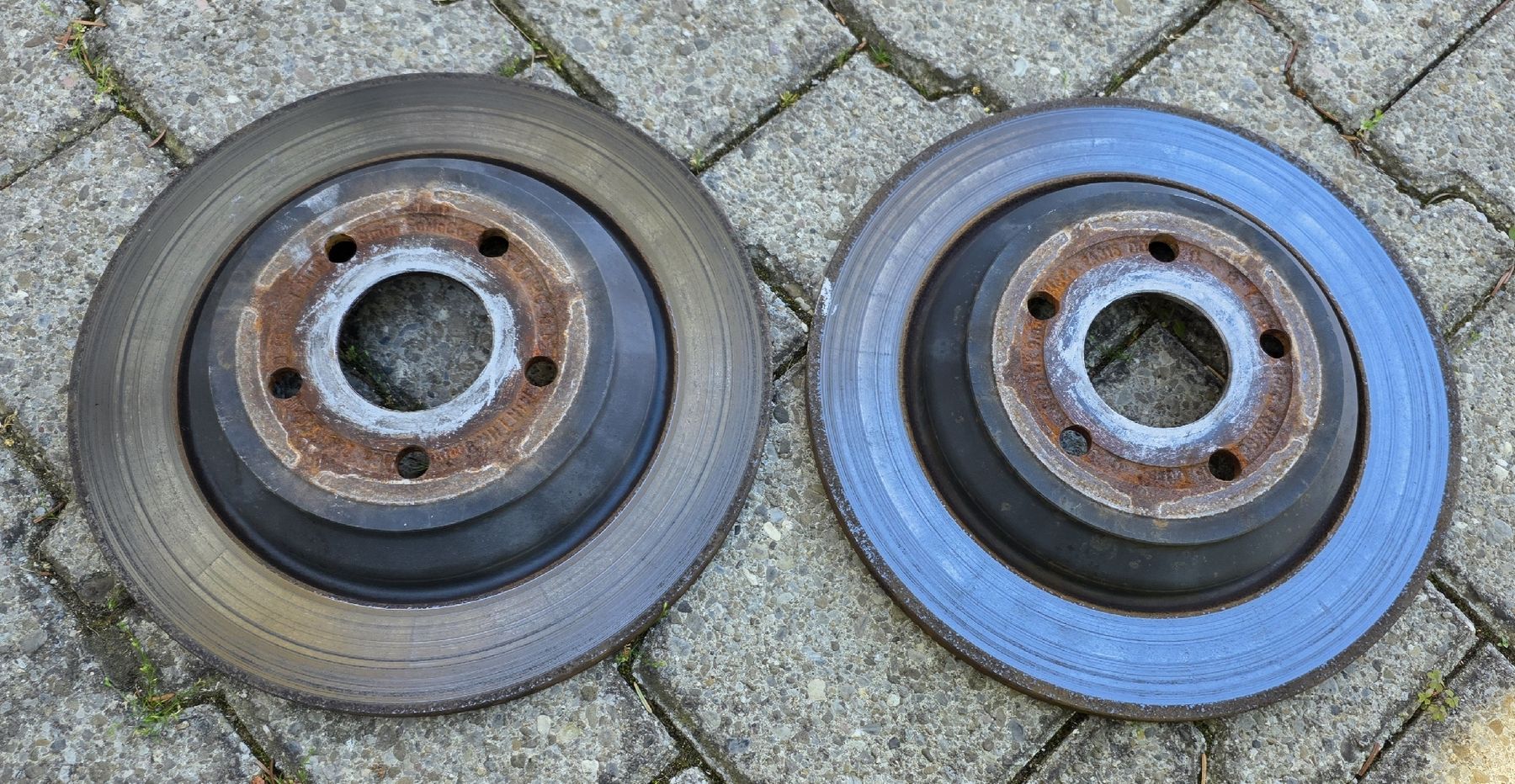 Ford Tutti pezzi di ricambio auto: Bremscheiben-Set Ford Focus IV – Usato da Heimenhausen venduto da rovermini 1