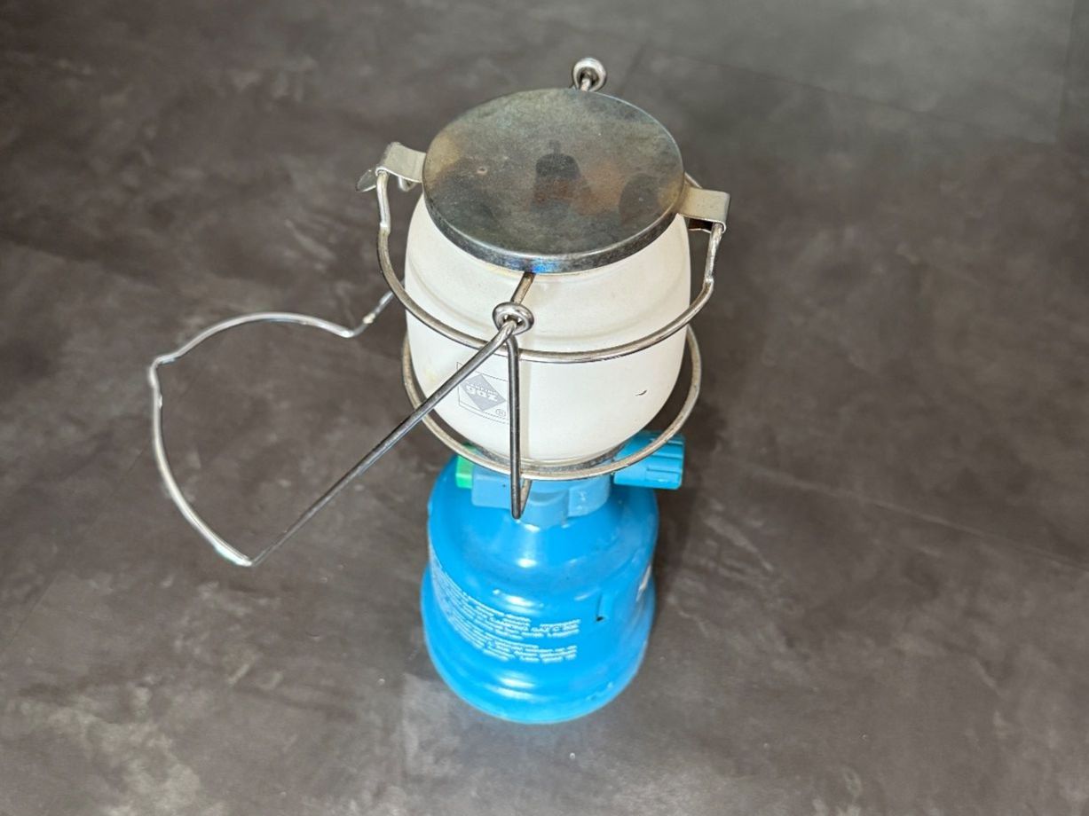Lampade: Gasflasche mit fast leerer Gaskartusche – Usato da Zürich venduto da haldj2 2