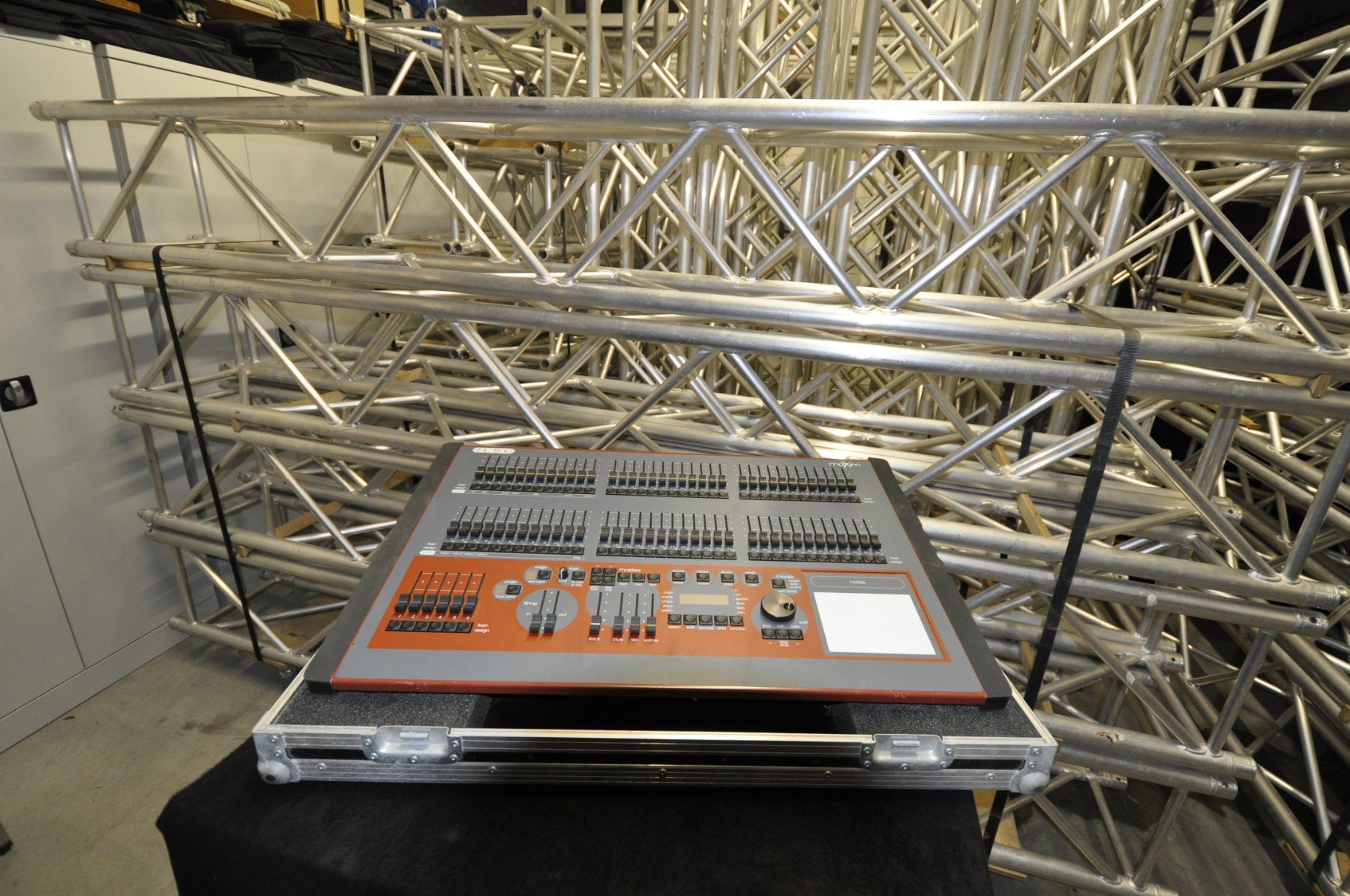 Console di mixaggio: Lichtkonsole LSC Maxim – Usato da Burgdorf venduto da WHITELIGHT3400