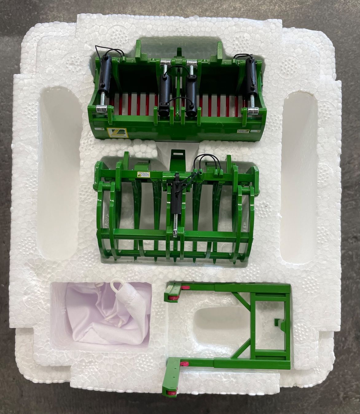 Wiking Kit di modellismo & Modellini statici: Wiking 077382 "Frontlader Werkzeuge" – Nuovo e nell'imballaggio originale da Sursee venduto da Toni-SpielSursee