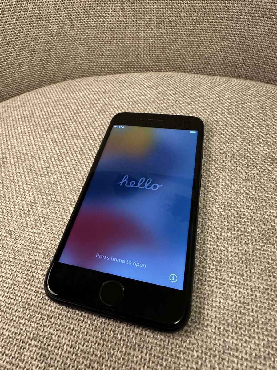Apple Telefoni cellulari / Smartphones: iPhone 7 schwarz – Usato da Hägendorf venduto da neon09 8