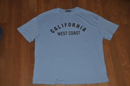 cooles T-Shirt Gr. S - NEU