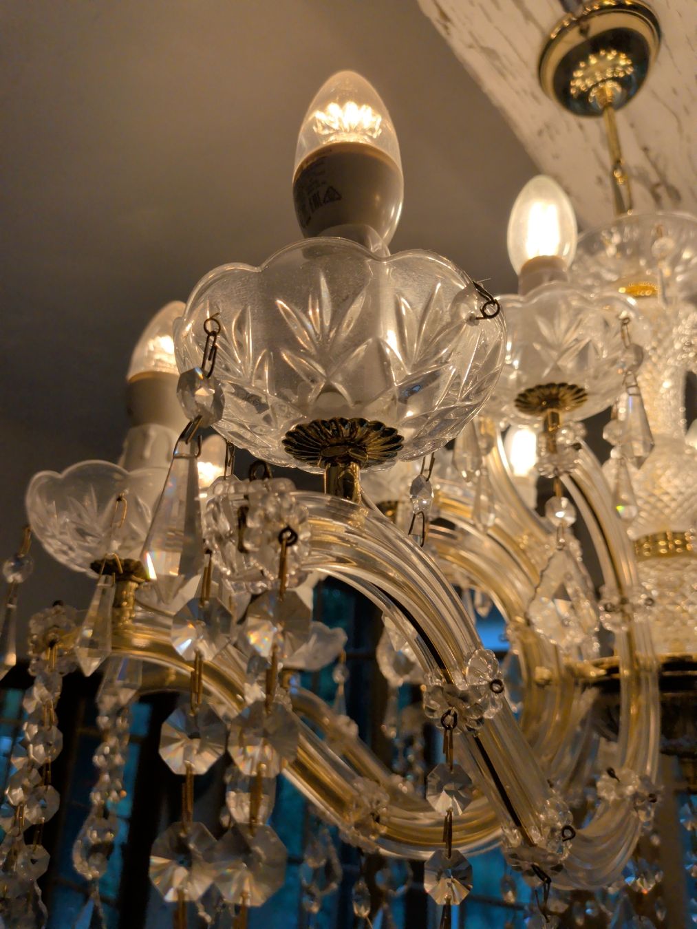 Lampadari & plafoniere: Kronleuchter mit 18 LED Lampen  – Usato da Dietfurt venduto da Subforce1853 1