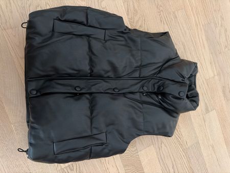 Schwarze ZARA Kunstleder Weste Gr. Sneuw. - Winter-Mus...