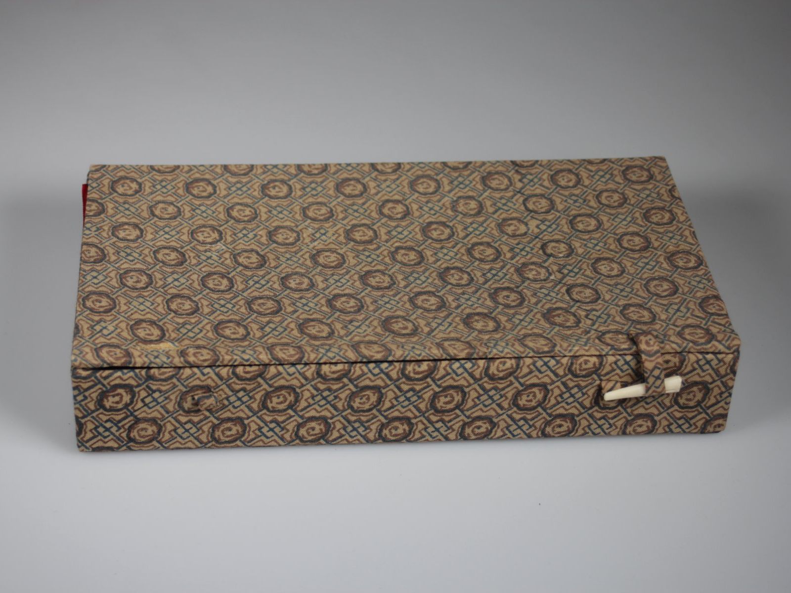 Maschere: Box mit 10 handbemalten Peking-Oper Masken – Usato da Basel venduto da IRMAundFRED 1