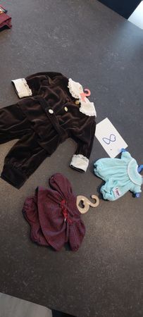 3x neue saubere Puppenkleider