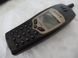 ERICSSON A2618s ANTIK HANDY.MIT BATTRY--OHNE CHAGER-NO WORK