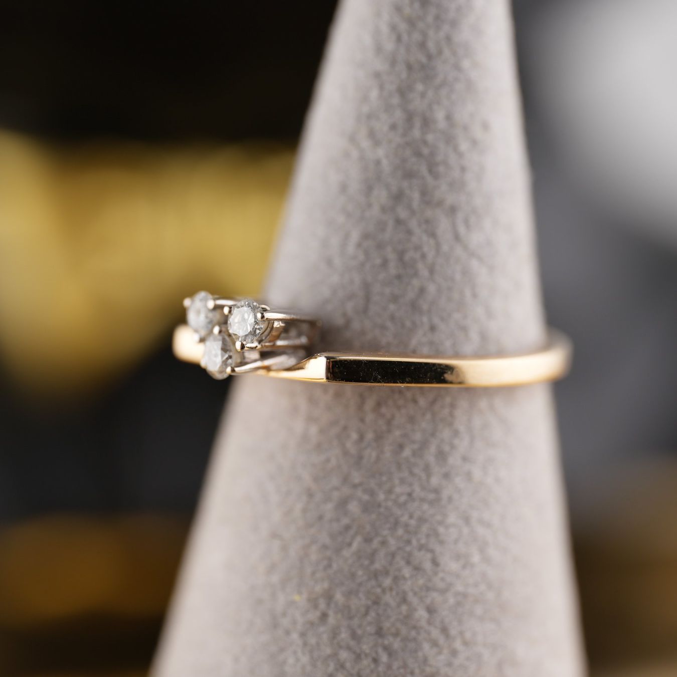 Anelli: Goldring 18K mit 3 Diamanten – Usato da Basel venduto da Vip24 2