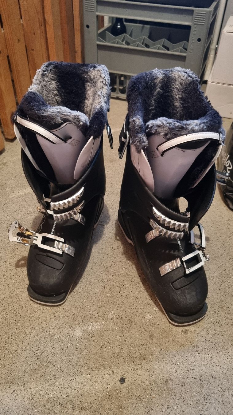 Rossignol Chaussures femmes: Chaussures de ski – D'occasion à Bulle par Niko1630