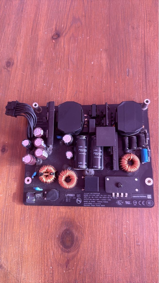 Apple PCs: I Mac Netzteil 300 Watt  – D'occasion à rorschach par hot_qmr9