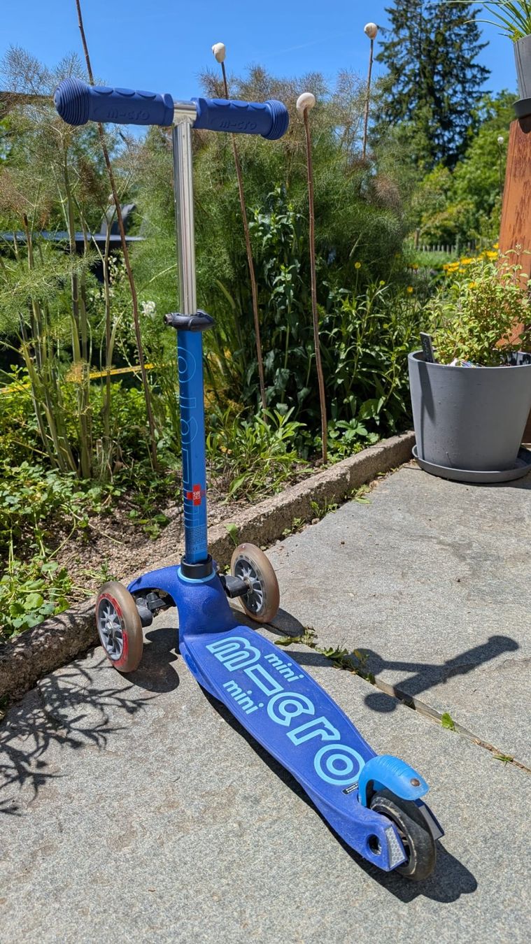 Micro Fahrzeuge für Kinder: Micro Mini Deluxe Kinderscooter – Gebraucht aus Opfershofen TG von Boebi_88 1