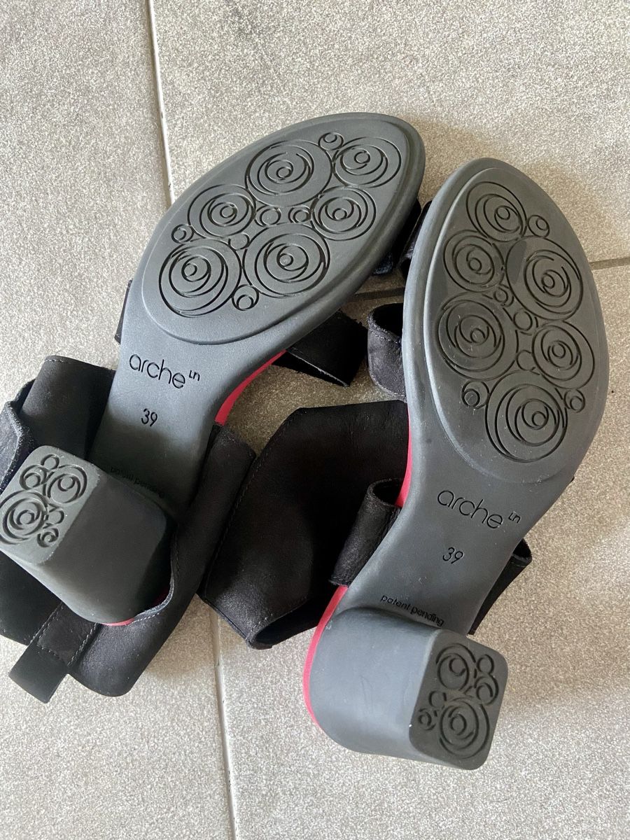 Arche Scarpe da donna: Arche Paris Black Suede Heeled Sandals - Gr. 39 - EUC – Usato da Arni AG venduto da LunaMeadow 4