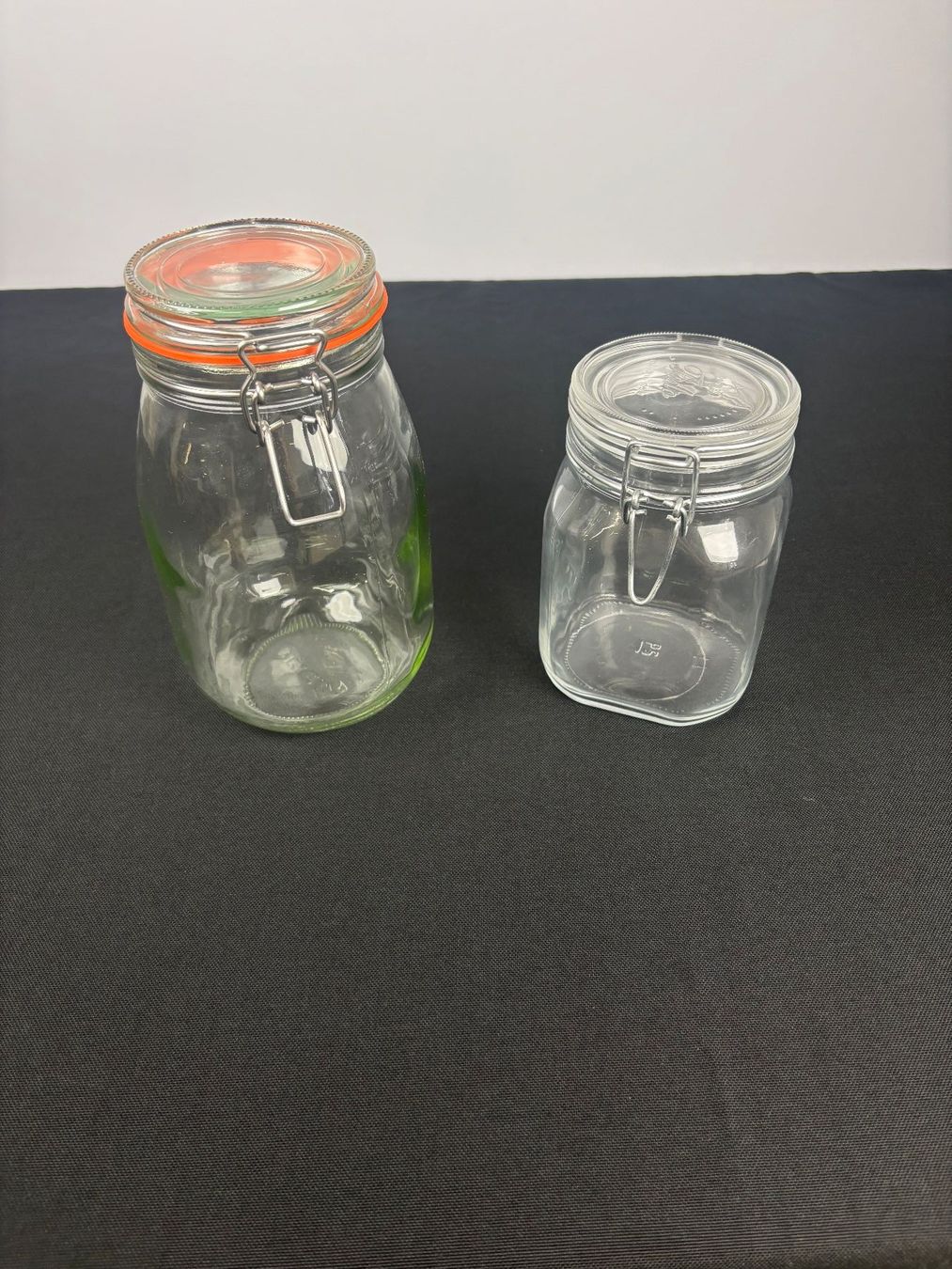 Contenitori & Simili: 2 Einmachgläser mit Bügelverschluss gebraucht – Usato da Wettingen venduto da Wendemarket