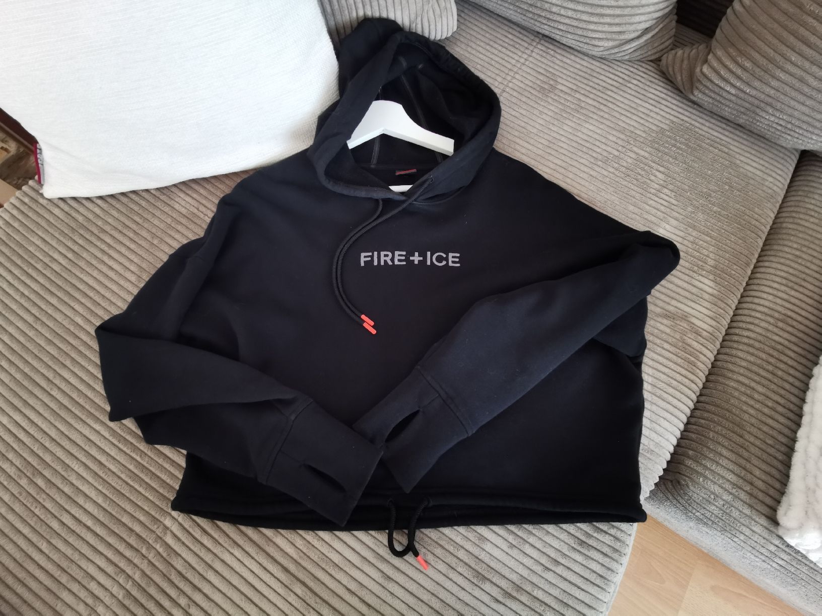 Bogner Camicette: Kurze Hoodie Bogner gr M – Usato da Ebnat-Kappel venduto da ani_fq2z 1