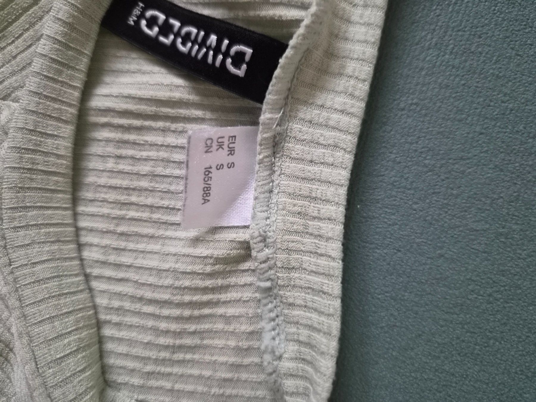 H&M T-Shirts: T-Shirt H& M hellgrün – Gebraucht aus Erstfeld von tan_ddw8 2