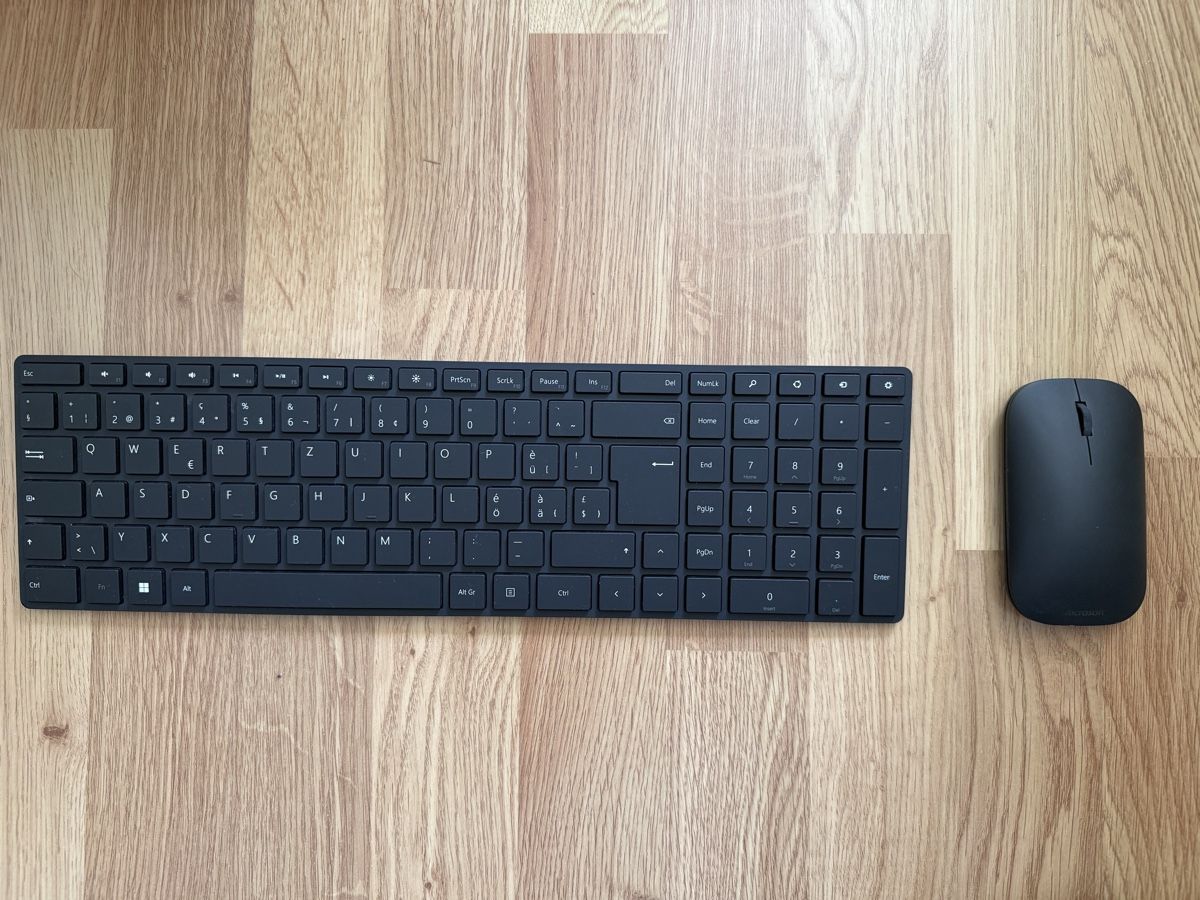 Microsoft Tastiere: Microsoft Designer Compact Keyboard & Mouse (Schwarz) – Nuovo (secondo la descrizione) da Bern venduto da Cjcjcj55