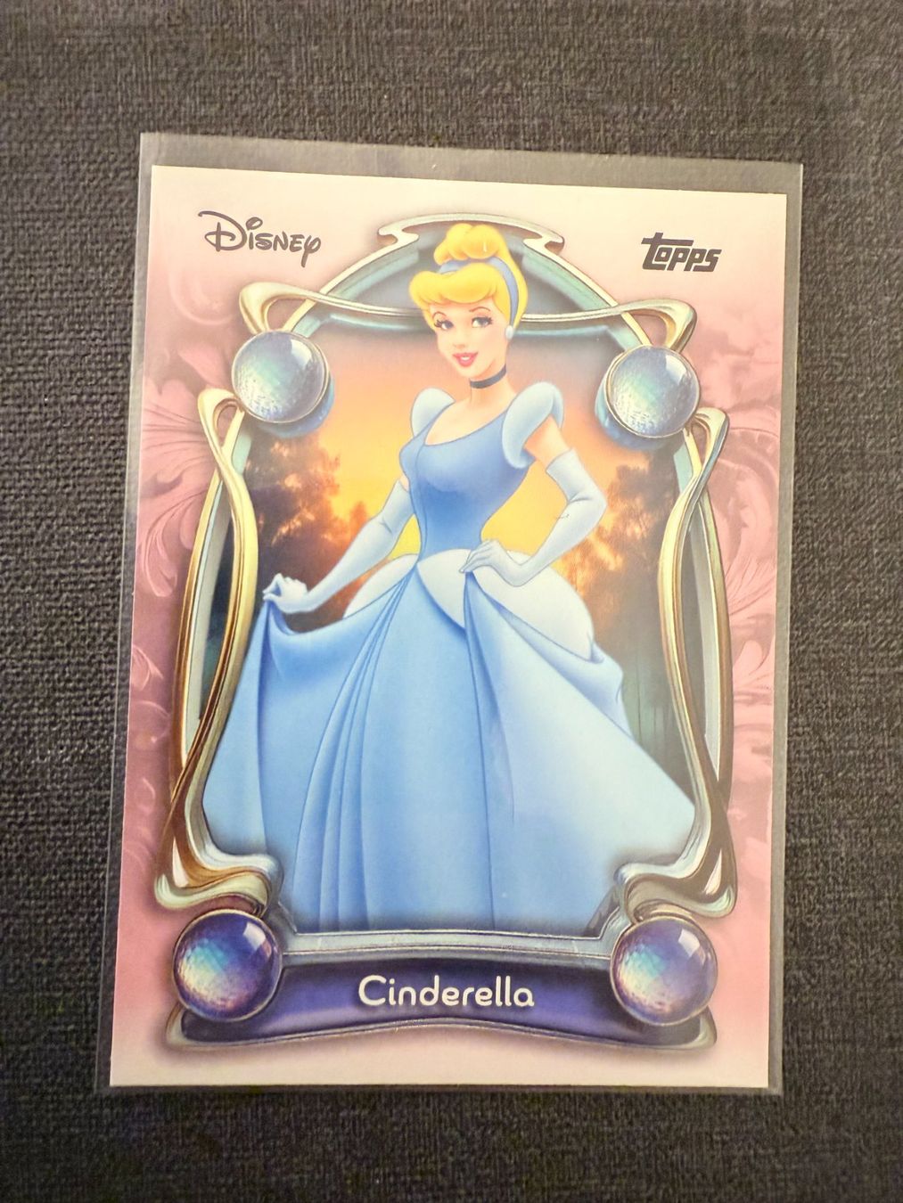 Topps Carte collezionabili: Topps Disney Cinderella – Usato da Burgdorf venduto da Sports_Cards_3400